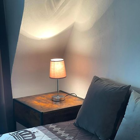 City Apartment, Ferienwohnung 3 Zkdb, Balkon, Dachgeschoss, Naehe Duesseldorf Krefeld Ngoại thất bức ảnh